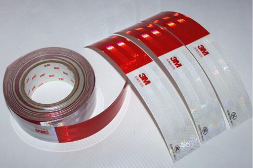 反光標(biāo)識(shí)ECE R104