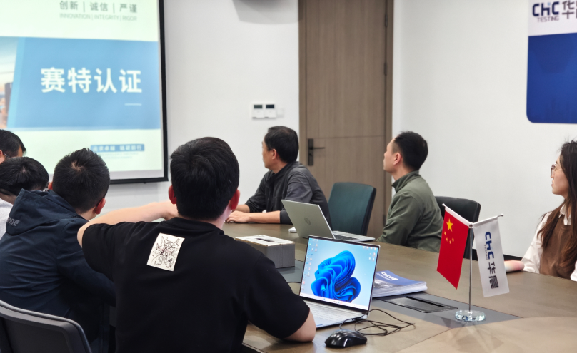 春風(fēng)動(dòng)力考察賽特實(shí)驗(yàn)室，共謀新能源車檢測合作新篇章